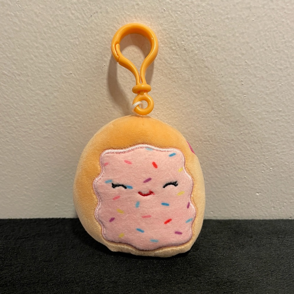 Squishmallows Fresa the PopTart Pastry Clip 3.5”